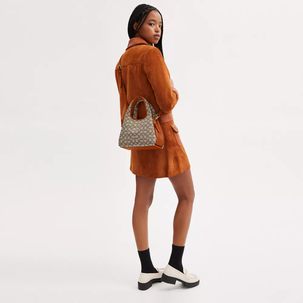 LANA SHOULDER BAG 23 IN SIGNATURE JACQUARD