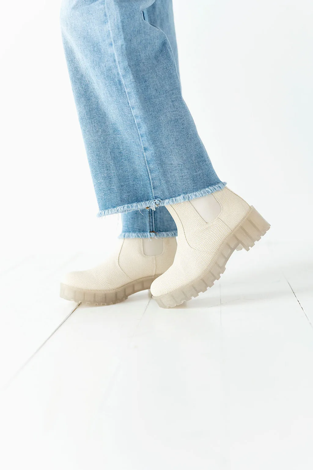 Margo Boot in Natural