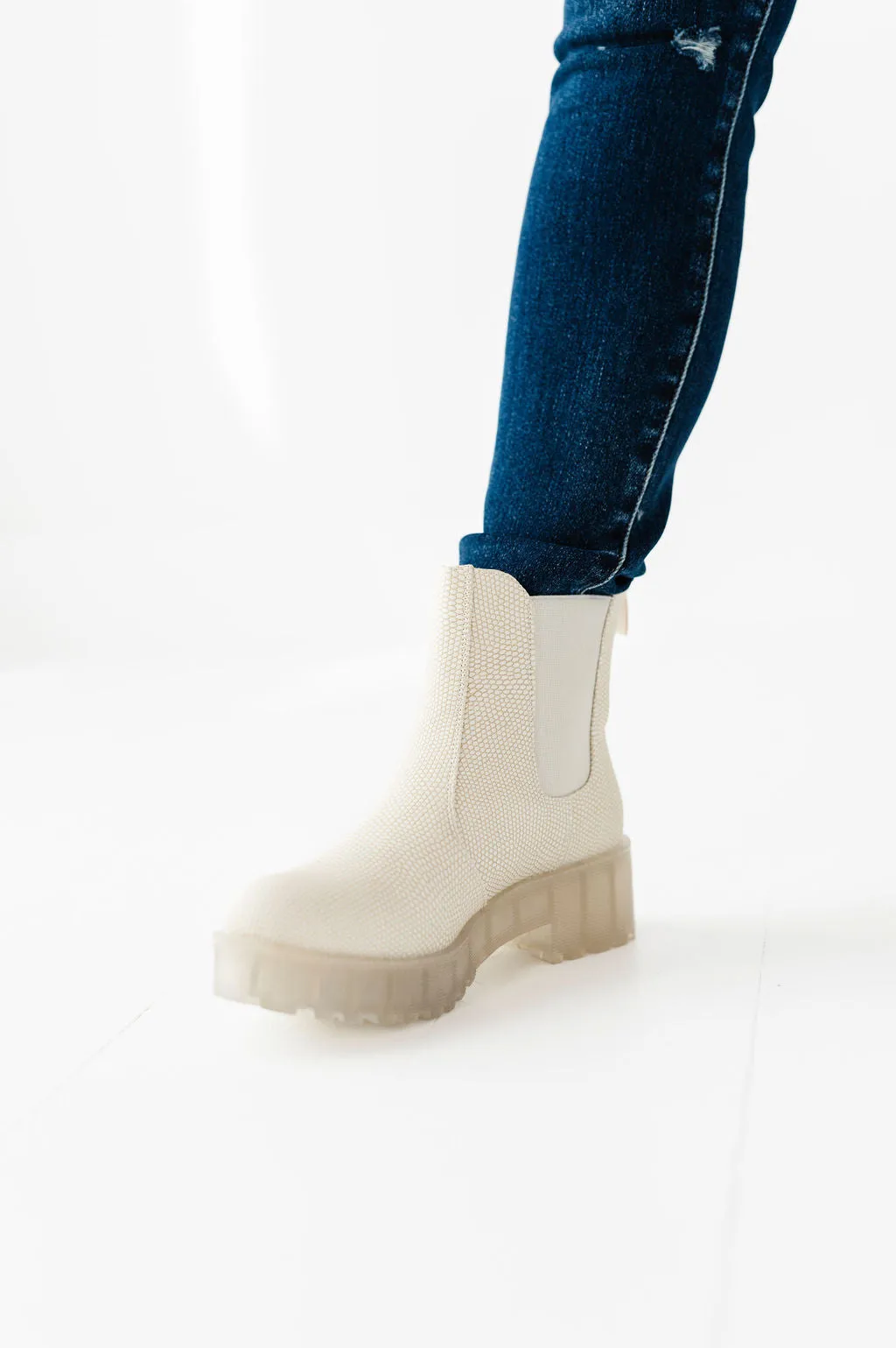 Margo Boot in Natural